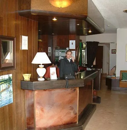 Hotel 33 3*