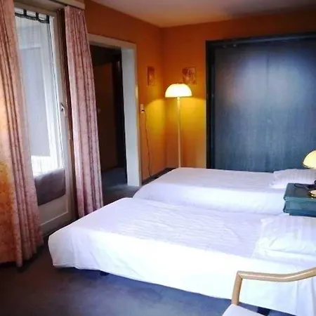 Hotel 33 3*